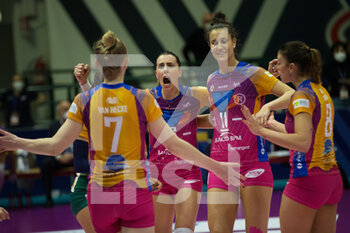 2022-01-23 - ALESSIA GENNARI (Vero Volley Monza) celebrates after scoring a point - VERO VOLLEY MONZA VS VOLLEY BERGAMO 1991 - SERIE A1 WOMEN - VOLLEYBALL