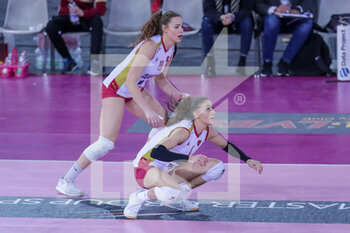 2022-01-30 - Alice Pamio (Roma Volley) and Lena Stigrot (Roma Volley) - ACQUA&SAPONE ROMA VOLLEY CLUB VS BARTOCCINI FORTINFISSI PERUGIA - SERIE A1 WOMEN - VOLLEYBALL