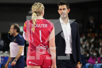 2022-02-20 - POULTER JORDYN with the head coach MUSSO MARCO (Unet E-Work Busto Arsizio) - IL BISONTE FIRENZE VS UNET E-WORK BUSTO ARSIZIO - SERIE A1 WOMEN - VOLLEYBALL