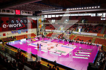 2022-02-27 - A general view inside the arena during the Volley Serie A women 2021/22 volleyball match between UYBA Unet E-Work Busto Arsizio and Volley Bergamo 1991 at E-Work Arena, Busto Arsizio, Italy on February 27, 2022 - UNET E-WORK BUSTO ARSIZIO VS VOLLEY BERGAMO 1991 - SERIE A1 WOMEN - VOLLEYBALL
