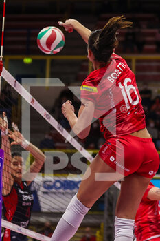 2022-02-27 - Lucia Bosetti #16 of UYBA Unet E-Work Busto Arsizio in action during the Volley Serie A women 2021/22 volleyball match between UYBA Unet E-Work Busto Arsizio and Volley Bergamo 1991 at E-Work Arena, Busto Arsizio, Italy on February 27, 2022 - UNET E-WORK BUSTO ARSIZIO VS VOLLEY BERGAMO 1991 - SERIE A1 WOMEN - VOLLEYBALL