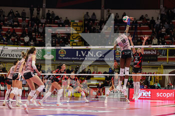 2022-02-12 - Paola Egonu #18 of Imoco Volley Conegliano in action during the Volley Serie A women 2021/22 volleyball match between UYBA Unet E-Work Busto Arsizio and Imoco Volley Conegliano at E-Work Arena, Busto Arsizio, Italy on February 12, 2022 - UNET E-WORK BUSTO ARSIZIO VS PROSECCO DOC IMOCO VOLLEY CONEGLIANO - SERIE A1 WOMEN - VOLLEYBALL