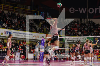 2022-02-12 - Joanna Wolosz #14 of Imoco Volley Conegliano in action during the Volley Serie A women 2021/22 volleyball match between UYBA Unet E-Work Busto Arsizio and Imoco Volley Conegliano at E-Work Arena, Busto Arsizio, Italy on February 12, 2022 - UNET E-WORK BUSTO ARSIZIO VS PROSECCO DOC IMOCO VOLLEY CONEGLIANO - SERIE A1 WOMEN - VOLLEYBALL