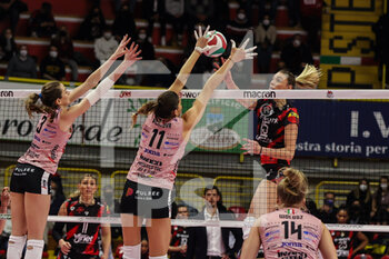 2022-02-12 - Jovana Stevanovic #15 of UYBA Unet E-Work Busto Arsizio in action during the Volley Serie A women 2021/22 volleyball match between UYBA Unet E-Work Busto Arsizio and Imoco Volley Conegliano at E-Work Arena, Busto Arsizio, Italy on February 12, 2022 - UNET E-WORK BUSTO ARSIZIO VS PROSECCO DOC IMOCO VOLLEY CONEGLIANO - SERIE A1 WOMEN - VOLLEYBALL
