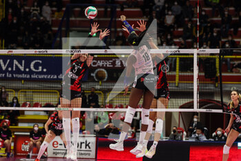 2022-02-12 - Paola Egonu #18 of Imoco Volley Conegliano in action during the Volley Serie A women 2021/22 volleyball match between UYBA Unet E-Work Busto Arsizio and Imoco Volley Conegliano at E-Work Arena, Busto Arsizio, Italy on February 12, 2022 - UNET E-WORK BUSTO ARSIZIO VS PROSECCO DOC IMOCO VOLLEY CONEGLIANO - SERIE A1 WOMEN - VOLLEYBALL