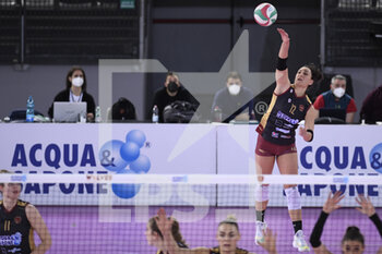 2022-02-13 - Alessia Arciprete of Acqua & Sapone Roma Volley during the Women's Volleyball Championship Series A1 match between Acqua & Sapone Volley Roma and of Reale Mutua Genera Chieri Volley at PalaEur, 13th February, 2022 in Rome, Italy. - ACQUA & SAPONE ROMA VOLLEY CLUB VS CHIERI TORINO - SERIE A1 WOMEN - VOLLEYBALL