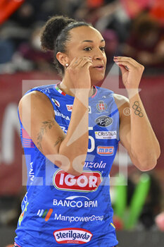 2022-02-27 - Washington Haleigh of Igor Gorgonzola Novara during the Women's Volleyball Championship Series A1 match between Acqua & Sapone Volley Roma and Igor Volley Novara at PalaEur, 27th February, 2022 in Rome, Italy.  - ACQUA&SAPONE ROMA VOLLEY CLUB VS IGOR GORGONZOLA NOVARA - SERIE A1 WOMEN - VOLLEYBALL