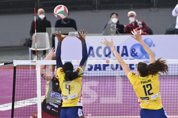 2022-03-27 - Jessica Rivero of Delta Despar Trentino during the Women's Volleyball Championship Series A1 match between Acqua & Sapone Volley Roma and Delta Despar Trentino at PalaEur, 27th March, 2022 in Rome, Italy.  - ACQUA&SAPONE ROMA VOLLEY CLUB VS DELTA DESPAR TRENTINO - SERIE A1 WOMEN - VOLLEYBALL