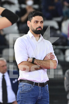 2022-03-30 - Andrea Mafrici of Acqua & Sapone Roma Volley during the Women's Volleyball Championship Series A1 match between Acqua & Sapone Volley Roma and MeqaBox Volley at PalaEur, 30th March, 2022 in Rome, Italy.  - ACQUA & SAPONE ROMA VOLLEY CLUB VS MEGABOX ONDULATI DEL SAVIO VALLEFOGLIA - SERIE A1 WOMEN - VOLLEYBALL