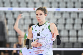 2022-03-30 - Sonja Newcombe of Megabox Volley during the Women's Volleyball Championship Series A1 match between Acqua & Sapone Volley Roma and MeqaBox Volley at PalaEur, 30th March, 2022 in Rome, Italy.  - ACQUA & SAPONE ROMA VOLLEY CLUB VS MEGABOX ONDULATI DEL SAVIO VALLEFOGLIA - SERIE A1 WOMEN - VOLLEYBALL
