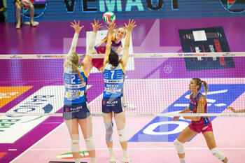 2022-05-10 - Spike of LISE VAN HECKE (Vero Volley Monza) - PLAY OFF - VERO VOLLEY MONZA VS PROSECCO DOC IMOCO VOLLEY CONEGLIANO - SERIE A1 WOMEN - VOLLEYBALL