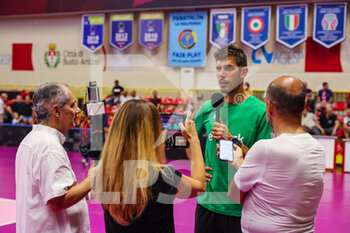 2022-08-24 - Marco Musso head coach of UYBA Unet E-Work Busto Arsizio interviewed during the Pre-Season team presentation of UYBA Unet E-Work Busto Arsizio at E-Work Arena, Busto Arsizio, Italy on August 24, 2022 - UYBA UNET E-WORK BUSTO ARSIZIO - PRE SEASON TEAM PRESENTATION - SERIE A1 WOMEN - VOLLEYBALL