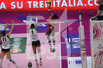 2022-11-12 - Spike of MYRIAM SYLLA (Vero Volley Milano) - VERO VOLLEY MILANO VS MEGABOX OND. SAVIO VALLEFOGLIA - SERIE A1 WOMEN - VOLLEYBALL