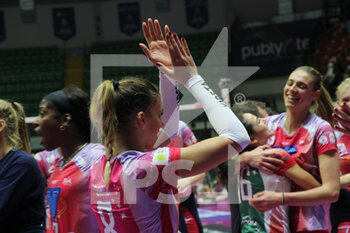 2022-11-12 - Happiness of ALESSIA ORRO (Vero Volley Milano) and teammates - VERO VOLLEY MILANO VS MEGABOX OND. SAVIO VALLEFOGLIA - SERIE A1 WOMEN - VOLLEYBALL