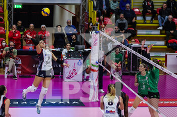 2022-11-16 - Francesca Villani #9 of Reale Mutua Fenera Chieri in action during Volley Serie A women 2022/23 volleyball match between UYBA Unet E-Work Busto Arsizio and Reale Mutua Fenera Chieri at E-Work Arena, Busto Arsizio, Italy on November 16, 2022 - E-WORK BUSTO ARSIZIO VS REALE MUTUA FENERA CHIERI ’76 - SERIE A1 WOMEN - VOLLEYBALL