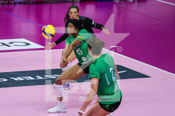 2022-11-16 - Loveth Omoruyi #15 of UYBA Unet E-Work Busto Arsizio in action during Volley Serie A women 2022/23 volleyball match between UYBA Unet E-Work Busto Arsizio and Reale Mutua Fenera Chieri at E-Work Arena, Busto Arsizio, Italy on November 16, 2022 - E-WORK BUSTO ARSIZIO VS REALE MUTUA FENERA CHIERI ’76 - SERIE A1 WOMEN - VOLLEYBALL