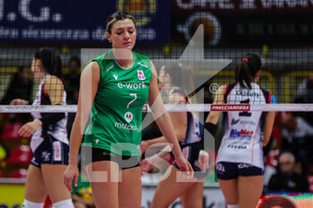 2022-11-16 - Rosamaria Montibeller #7 of UYBA Unet E-Work Busto Arsizio expresses disappointment during Volley Serie A women 2022/23 volleyball match between UYBA Unet E-Work Busto Arsizio and Reale Mutua Fenera Chieri at E-Work Arena, Busto Arsizio, Italy on November 16, 2022 - E-WORK BUSTO ARSIZIO VS REALE MUTUA FENERA CHIERI ’76 - SERIE A1 WOMEN - VOLLEYBALL