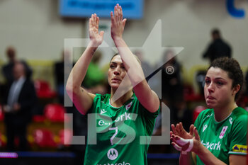 2022-11-16 - Rosamaria Montibeller #7 of UYBA Unet E-Work Busto Arsizio greets the fans during Volley Serie A women 2022/23 volleyball match between UYBA Unet E-Work Busto Arsizio and Reale Mutua Fenera Chieri at E-Work Arena, Busto Arsizio, Italy on November 16, 2022 - E-WORK BUSTO ARSIZIO VS REALE MUTUA FENERA CHIERI ’76 - SERIE A1 WOMEN - VOLLEYBALL