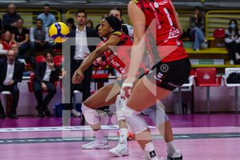 2022-11-20 - Loveth Omoruyi #15 of UYBA Unet E-Work Busto Arsizio in action during Volley Serie A women 2022/23 volleyball match between UYBA Unet E-Work Busto Arsizio and Wash4green Pinerolo at E-Work Arena, Busto Arsizio, Italy on November 20, 2022 - E-WORK BUSTO ARSIZIO VS WASH4GREEN PINEROLO - SERIE A1 WOMEN - VOLLEYBALL