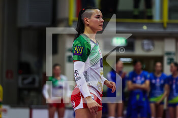 2022-11-20 - Ilenia Moro #10 of Wash4green Pinerolo looks on during Volley Serie A women 2022/23 volleyball match between UYBA Unet E-Work Busto Arsizio and Wash4green Pinerolo at E-Work Arena, Busto Arsizio, Italy on November 20, 2022 - E-WORK BUSTO ARSIZIO VS WASH4GREEN PINEROLO - SERIE A1 WOMEN - VOLLEYBALL