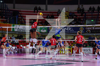 2022-11-20 - Loveth Omoruyi #15 of UYBA Unet E-Work Busto Arsizio in action during Volley Serie A women 2022/23 volleyball match between UYBA Unet E-Work Busto Arsizio and Wash4green Pinerolo at E-Work Arena, Busto Arsizio, Italy on November 20, 2022 - E-WORK BUSTO ARSIZIO VS WASH4GREEN PINEROLO - SERIE A1 WOMEN - VOLLEYBALL