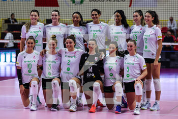 2022-10-20 - UYBA Unet E-Work Busto Arsizio team line up during the Trofeo Mimmo Fusco 2022 at E-Work Arena on October 20, 2022 in Busto Arsizio, Italy - 2022 MIMMO FUSCO TROPHY - PORTRAITS ARCHIVE - SERIE A1 WOMEN - VOLLEYBALL