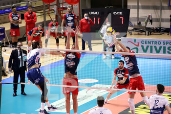 2022-02-20 - Aaron Russell Gas Sales Piacenza squashed. - PRISMA TARANTO VS GAS SALES BLUENERGY PIACENZA - SUPERLEAGUE SERIE A - VOLLEYBALL
