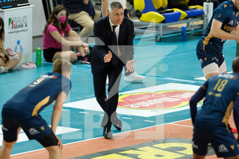 2022-02-20 - Radostin Stoytchev - Head Coach - Verona Volley - VERONA VOLLEY VS LEO SHOES PERKINELMER MODENA - SUPERLEAGUE SERIE A - VOLLEYBALL