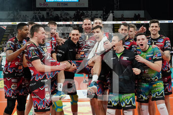 2022-02-20 - sir safety conad perugia rejoices for the victory of the race - SIR SAFETY CONAD PERUGIA VS KIONE PADOVA - SUPERLEAGUE SERIE A - VOLLEYBALL