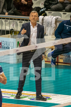 2022-02-26 - Emanuele Zanini head coach Ravenna - CONSAR RAVENNA VS VERONA VOLLEY - SUPERLEAGUE SERIE A - VOLLEYBALL