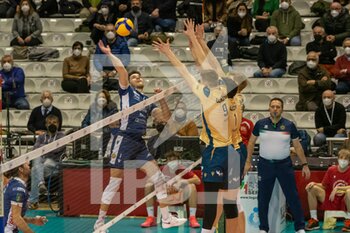 2022-02-26 - Marko Vucasinovic (Ravenna) attack - CONSAR RAVENNA VS VERONA VOLLEY - SUPERLEAGUE SERIE A - VOLLEYBALL