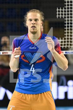 2022-01-23 - Donovan Dzavoronok #4 (Vero Volley Monza) - CUCINE LUBE CIVITANOVA VS VERO VOLLEY MONZA - SUPERLEAGUE SERIE A - VOLLEYBALL