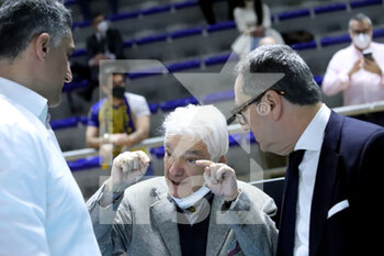 2022-03-12 - Tonio Bongiovanni president  Prisma Taranto talk to the two coaches. - PRISMA TARANTO VS LEO SHOES PERKINELMER MODENA - SUPERLEAGUE SERIE A - VOLLEYBALL