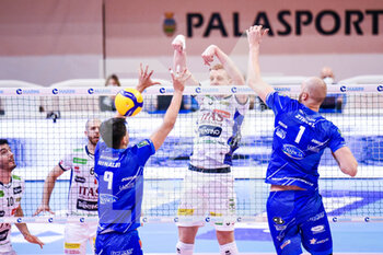 2022-03-20 - Attack, Wout D'Heer (Itas Trentino) - TOP VOLLEY CISTERNA VS ITAS TRENTINO - SUPERLEAGUE SERIE A - VOLLEYBALL