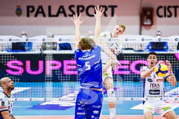 2022-03-20 - Attack, Wout D'heer (Itas Trentino) - TOP VOLLEY CISTERNA VS ITAS TRENTINO - SUPERLEAGUE SERIE A - VOLLEYBALL