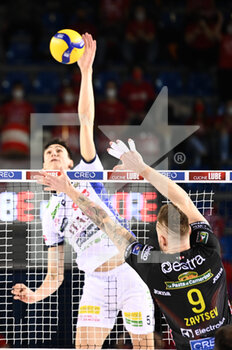 2022-02-02 - Attack of Alessandro Michieletto #5 (Itas Trentino) and Block of Ivan Zaytsev #9 (Cucine Lube Civitanova) - CUCINE LUBE CIVITANOVA VS ITAS TRENTINO - SUPERLEAGUE SERIE A - VOLLEYBALL