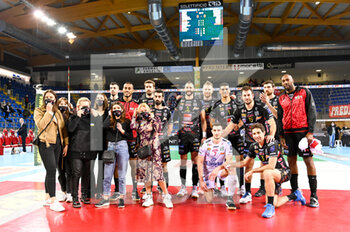 2022-03-23 - Group photo of the players of the Cucine Lube Civitanova after the match - CUCINE LUBE CIVITANOVA VS ALLIANZ MILANO - SUPERLEAGUE SERIE A - VOLLEYBALL
