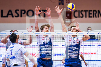 2022-02-09 - Russel , Holt block (Gas Sales Piacenza) - TOP VOLLEY CISTERNA VS GAS SALES PIACENZA - SUPERLEAGUE SERIE A - VOLLEYBALL