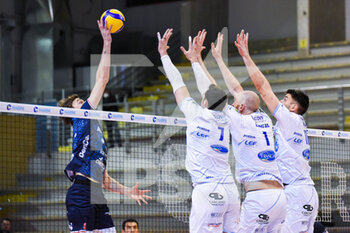 2022-02-13 - Attack Jean Petry (Power Volley Milano) - TOP VOLLEY CISTERNA VS POWER VOLLEY MILANO - SUPERLEAGUE SERIE A - VOLLEYBALL