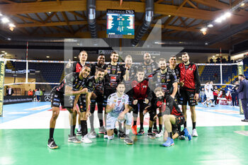 2022-03-02 - Group photo of the players of the Cucine Lube Civitanova after the match - CUCINE LUBE CIVITANOVA VS TOP VOLLEY CISTERNA - SUPERLEAGUE SERIE A - VOLLEYBALL