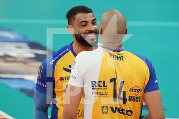 2022-04-13 - ngapeth earvin (n.9 leo shoes perkingelmer modena) abdel-aziz nimir (n.14 leo shoes perkingelmer modena) - PLAYOFF - SIR SAFETY CONAD PERUGIA VS LEO SHOES PERKINELMER MODENA - SUPERLEAGUE SERIE A - VOLLEYBALL