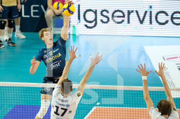 2022-04-27 - Spike of Mads Keyd Jensen - Verona Volley - PLAY OFF 5TH PLACE - VERONA VOLLEY VS ALLIANZ MILANO - SUPERLEAGUE SERIE A - VOLLEYBALL