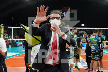 2022-04-27 - gino sirci ( sir safety conad perugia) rejoices for the victory of the race - PLAY OFF - SIR SAFETY CONAD PERUGIA VS LEO SHOES PERKINELMER MODENA - SUPERLEAGUE SERIE A - VOLLEYBALL