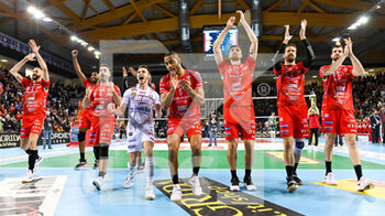 2022-05-04 - The players of Cucine Lube Civitanova greet their fans at the end of the game - PLAY OFF - CUCINE LUBE CIVITANOVA VS SIR SAFETY CONAD PERUGIA	 - SUPERLEAGUE SERIE A - VOLLEYBALL