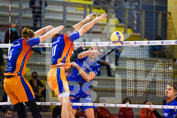 2022-05-07 - Peter Dirlic attack (Top Volley Cisterna) - PLAY OFF CHALLENGE - TOP VOLLEY CISTERNA VS VERO VOLLEY MONZA - SUPERLEAGUE SERIE A - VOLLEYBALL