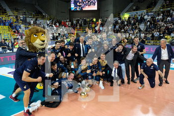 2022-10-08 - Exultation of WithU Verona after the victory between ITAS Trentino - WITHU VERONA VS ITAS TRENTINO - SUPERLEAGUE SERIE A - VOLLEYBALL