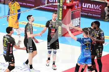 2022-10-16 - The players of Cucine Lube Civitanova rejoice after scoring a point - CUCINE LUBE CIVITANOVA VS LEO SHOES MODENA - SUPERLEAGUE SERIE A - VOLLEYBALL