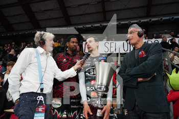 2022-11-06 - giannelli simone (n.6 sir safety susa perugia) wilfredo leon venero (n.9  sir safety susa perugia)  rejoices for the victory of the del monte super coppa - SIR SAFETY SUSA PERUGIA VS ALLIANZ MILANO - SUPERLEAGUE SERIE A - VOLLEYBALL