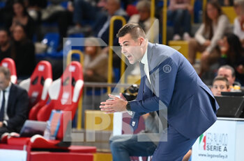 2022-11-06 - Gianlorenzo Blengini (Coach of Cucine Lube Civitanova) - CUCINE LUBE CIVITANOVA VS WITHU VERONA - SUPERLEAGUE SERIE A - VOLLEYBALL