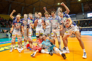 2022-11-06 - Happiness of Trentino Volley players - VERO VOLLEY MONZA VS ITAS TRENTINO - SUPERLEAGUE SERIE A - VOLLEYBALL